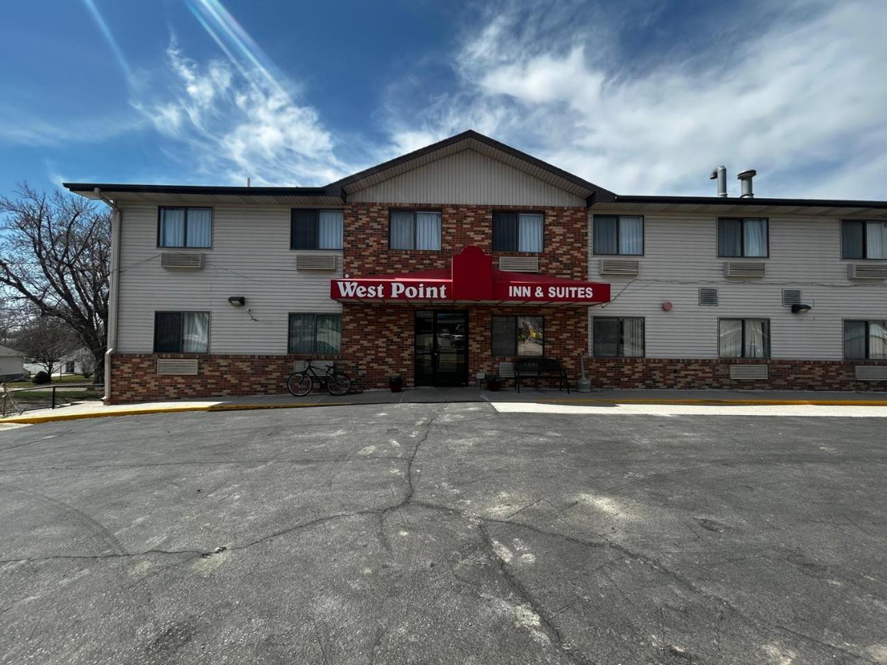 Oyo West Point Inn Dış mekan fotoğraf
